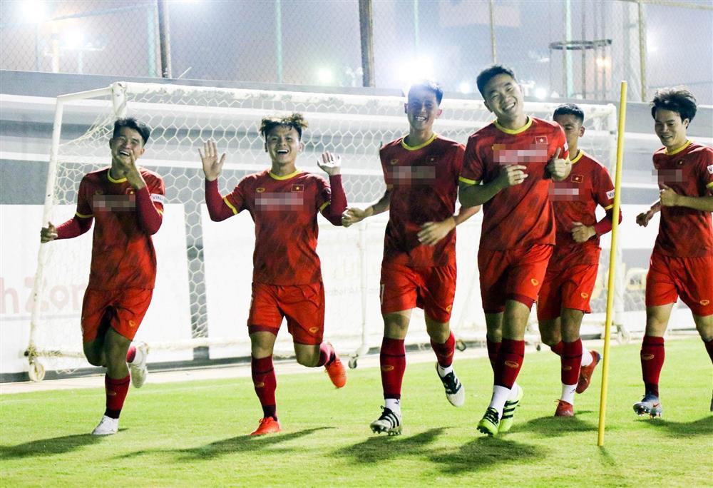 Quang Hải có thù với thợ ảnh, 5 lần 7 lượt lộ điểm kém duyên-7