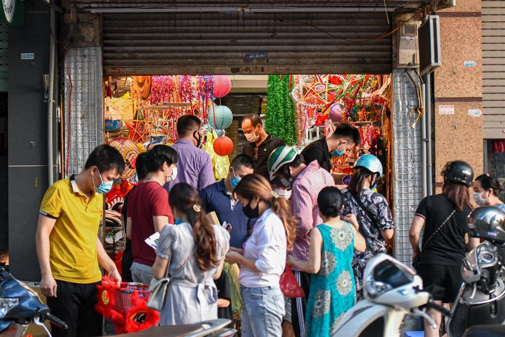 Thoắt vắng thoắt đông, mở cửa như đánh du kích ở phố Trung Thu-9