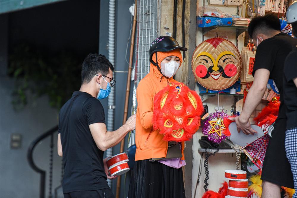 Thoắt vắng thoắt đông, mở cửa như đánh du kích ở phố Trung Thu-12