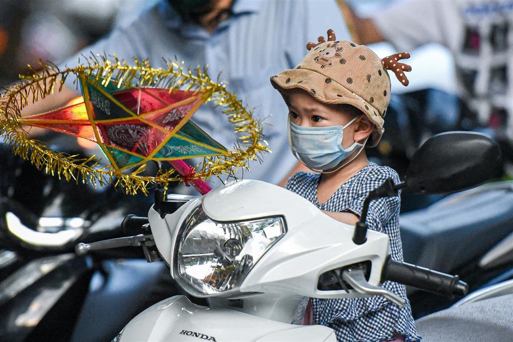Thoắt vắng thoắt đông, mở cửa như đánh du kích ở phố Trung Thu-15
