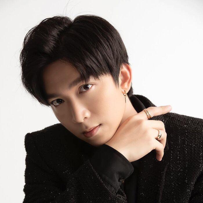 Một nam ca sĩ khoe kiểu tóc sư tử chị Bảo Thy đầy táo bạo-4