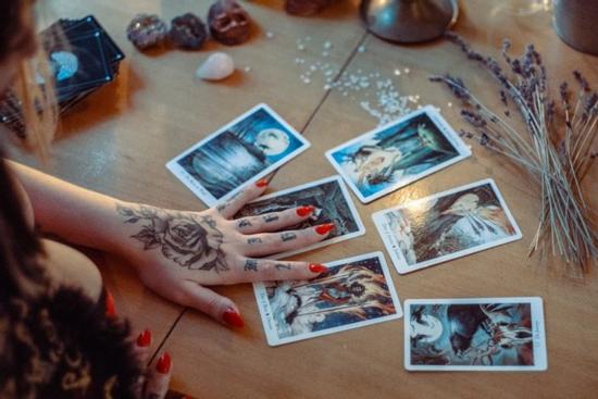 Bói bài Tarot tuần từ 20/9 đến 26/9/2021: Các loại NỢ tìm đến