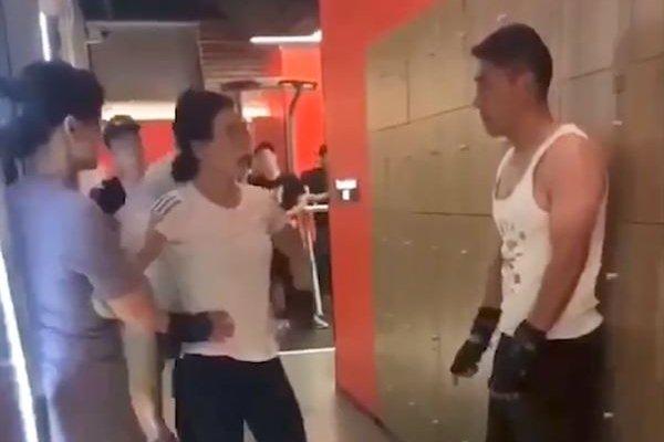 Tình yêu quá mức của anh khiến tôi như sống trong địa ngục-3