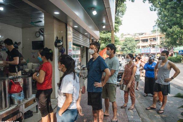 Người dân Đà Nẵng được tắm biển... hoạt động trở lại từ 0h ngày 30/9-4