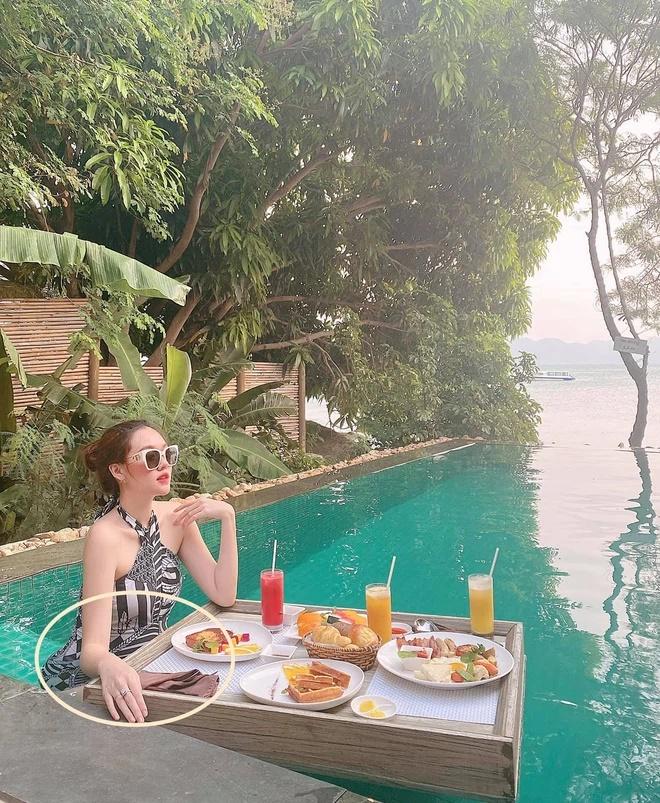 Tường San lộ nhan sắc đáng gờm sau khi sinh con đầu lòng-4