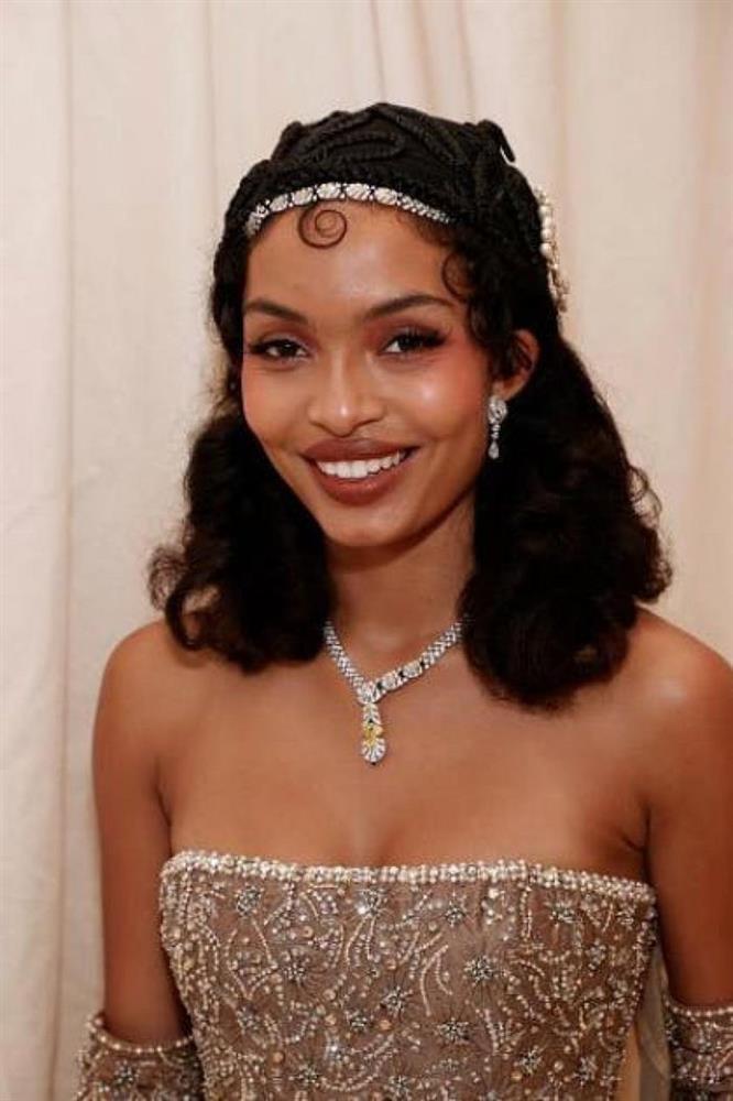 Những món nữ trang đắt giá nhất sự kiện thời trang Met Gala 2021-6