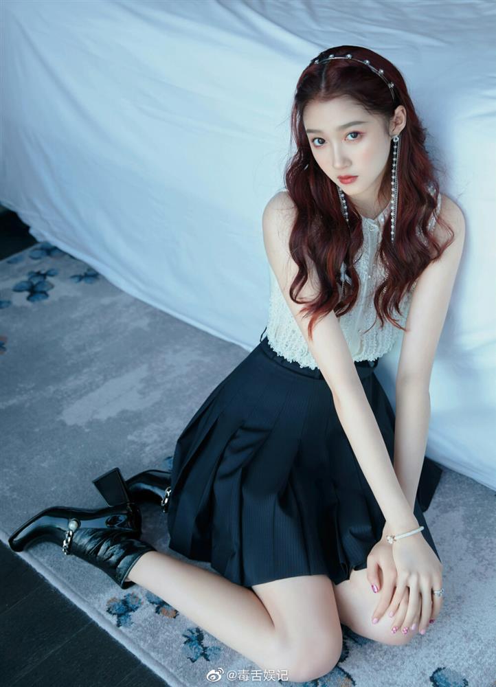 Body hoa hậu nhưng Quan Hiểu Đồng ăn mặc không thể mê-6