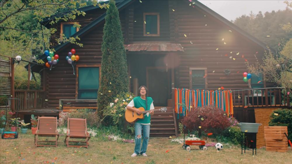 Lisa (BlackPink) trượt cup âm nhạc, fan tức giận ném đá đối thủ-6