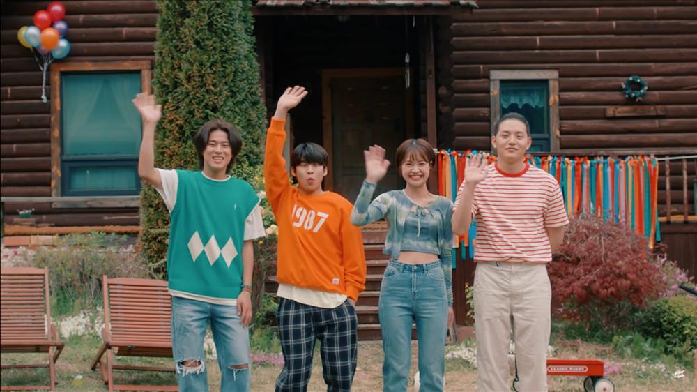 Lisa (BlackPink) trượt cup âm nhạc, fan tức giận ném đá đối thủ-7