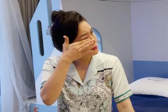 Nhật Kim Anh khóc mừng sinh nhật con, nhắc đến chồng cũ