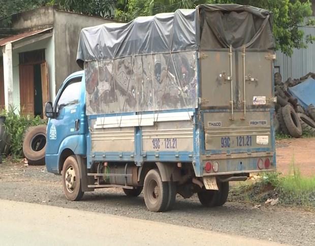 Bình Phước: Bắt xe tải chở 7 người trong thùng trốn chốt kiểm dịch-1