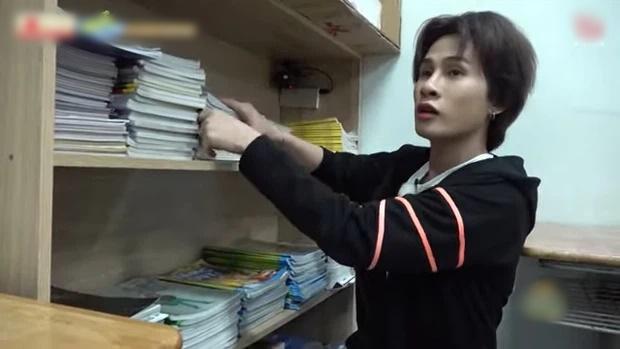 Jack xuống phong độ: Gầy gò, môi thâm sì ở Running Man tập 1-3