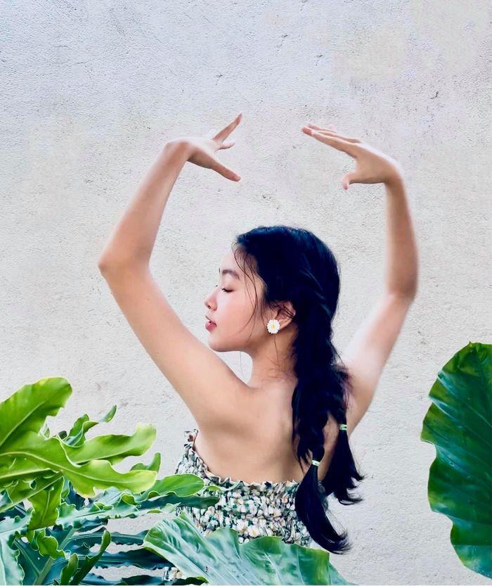 Nhan sắc đẹp như hoa hậu của con gái MC Quyền Linh ở tuổi 16-5