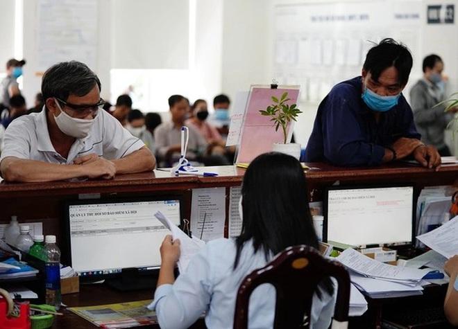 Cán bộ, viên chức, công chức có thẻ xanh Covid đi làm lại từ ngày 1/10-1