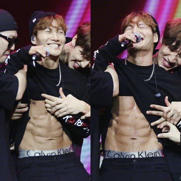 Fans nổi da gà với giọng Kim Jong Kook: Anh hát bằng cơ bắp à?-1