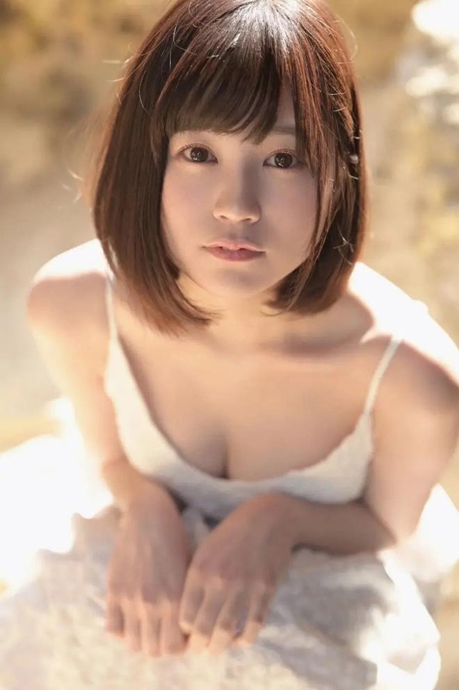 Lộ danh tính thiên thần được trả 20 tỷ đồng để đóng phim 18+-2