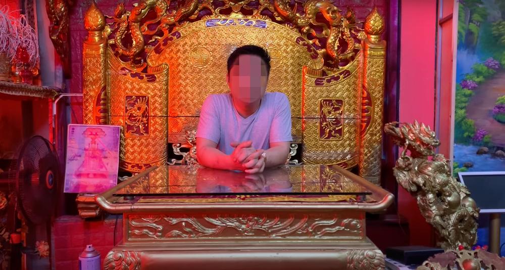 Người tự xưng Ngọc hoàng Đại đế bị sờ gáy sau nhiều phát ngôn gây sốc-2