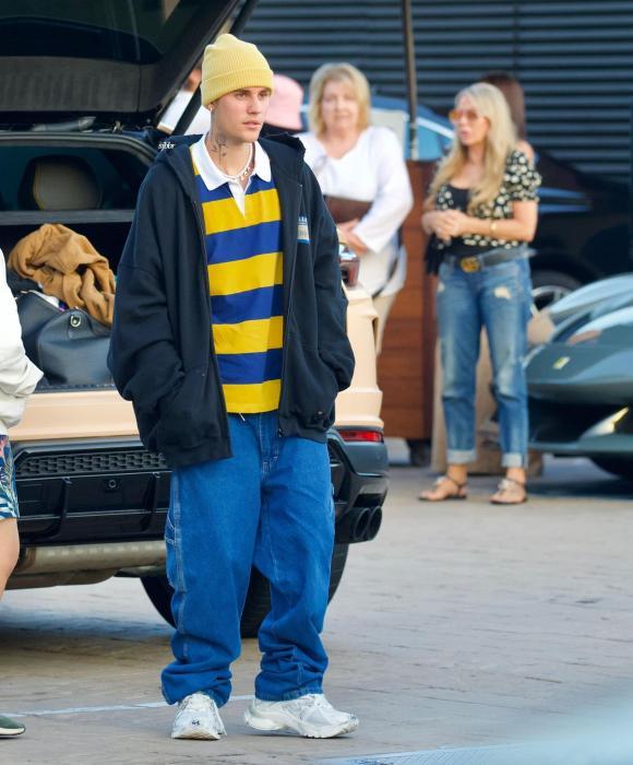 Justin Bieber vẫn mê quần tụt quá lố lộ cả nội y-2