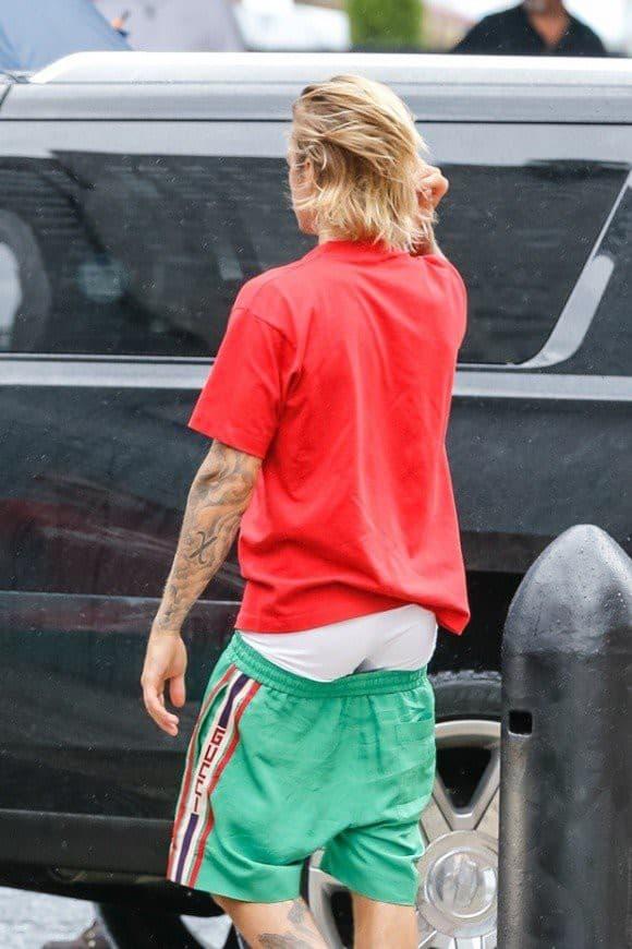 Justin Bieber vẫn mê quần tụt quá lố lộ cả nội y-5