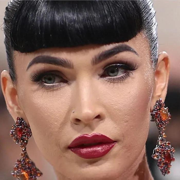 Sao Hollywood lộ da sần sùi khi makeup dày, Kendall Jenner gây bất ngờ-1