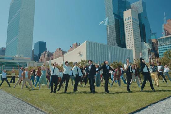 Màn trình diễn hoành tráng của BTS giữa trụ sở Liên Hợp Quốc