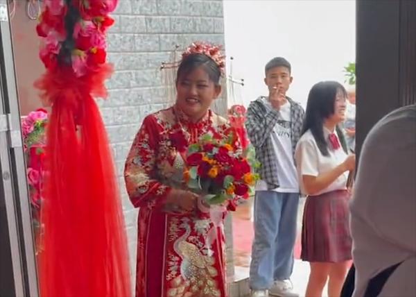 Tục đón rể, nhà trai ôm con khóc sướt mướt không nỡ rời xa-2