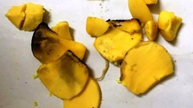 Cô gái khẳng định đồ giả khi trứng vịt có bất thường, sự thật là gì?-4