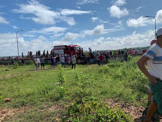 Cặp đôi vừa đính hôn đã cùng nhau tự tử vì bị thầy bùa lừa-1