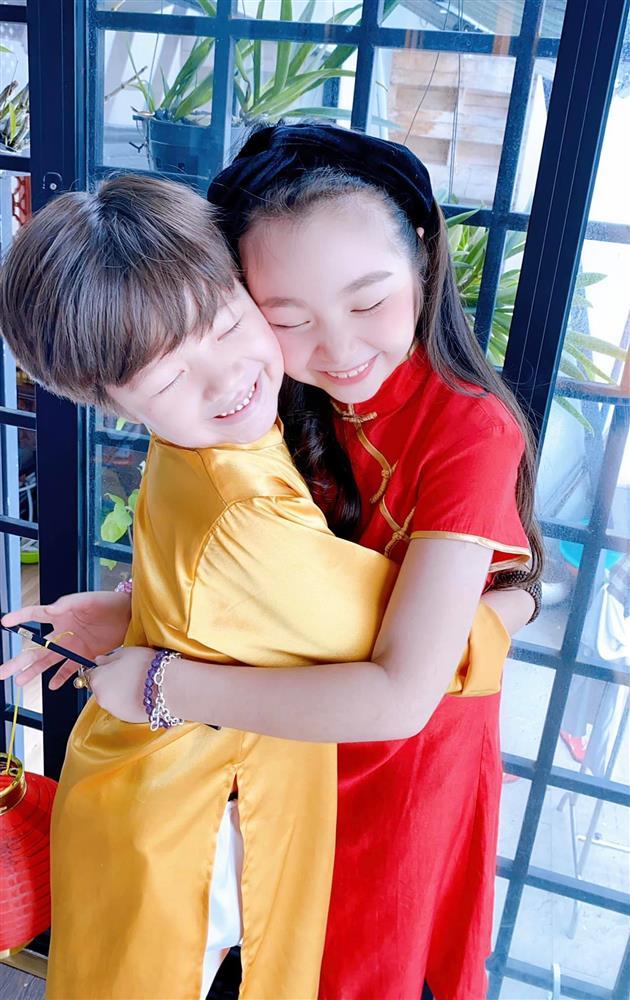 Cặp nhóc tỳ nhà Elly Trần lớn phổng phao, đẹp miễn chê-3