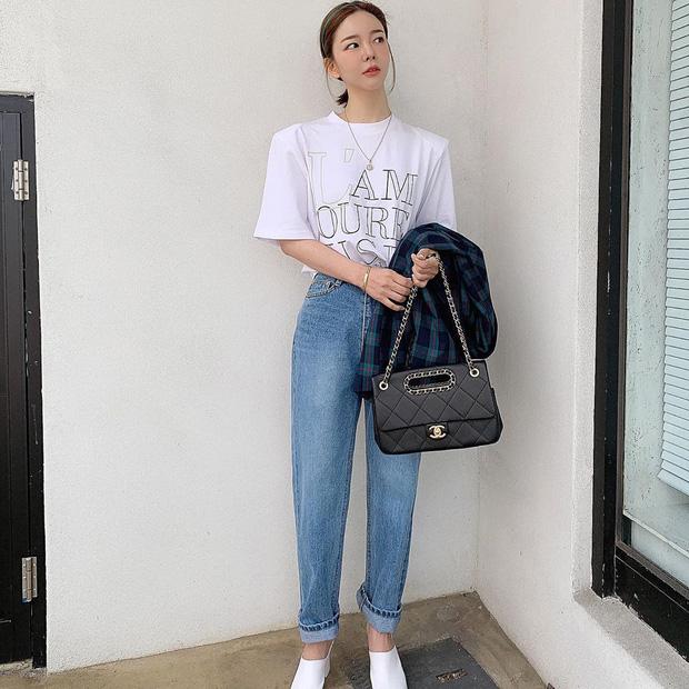 Công thức mix đồ với quần jeans giúp chị em tôn dáng-1