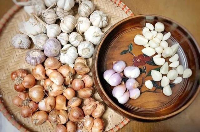 Mẹo bảo quản hành, tỏi, ớt cả tháng không lo hỏng-1