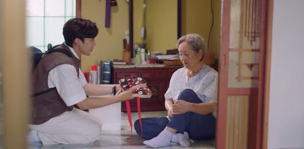 Gặp đối thủ đáng gờm, rating của Hometown Cha Cha Cha sụt giảm-7