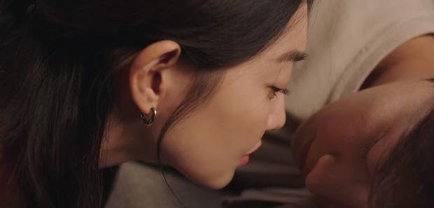 Gặp đối thủ đáng gờm, rating của Hometown Cha Cha Cha sụt giảm-9