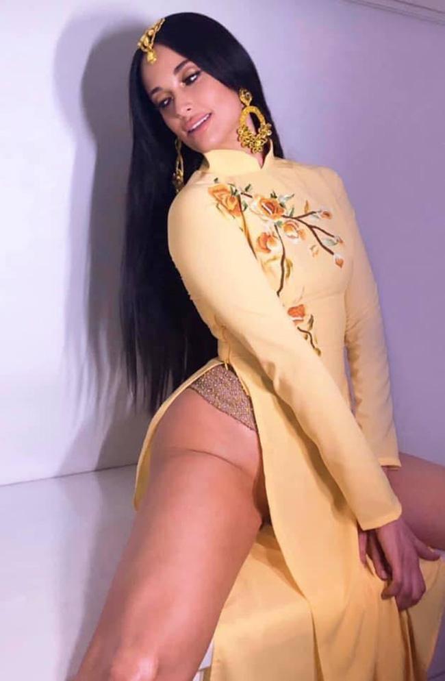 Tai tiếng áo dài: Áo cánh chuồn của Mai Phương Thuý gây choáng nhất?-14