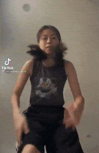 Võ Hoàng Yến đá chân biến hình, dân mạng xem nổi quạu-5