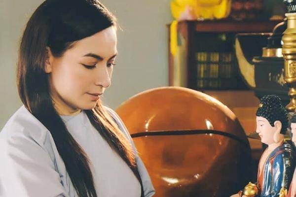 Vợ cũ Bằng Kiều giữa đêm viết: Phi Nhung cố lên, con cần em-3