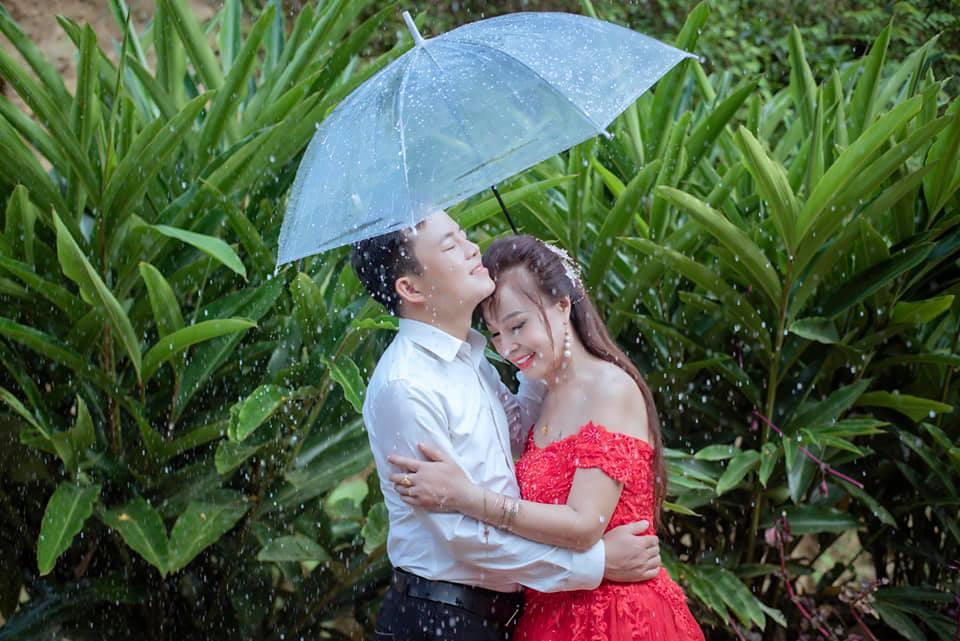 Đầu tư chụp hình 3 năm ngày cưới, cô dâu 64 tuổi bị mắng sốc óc-4