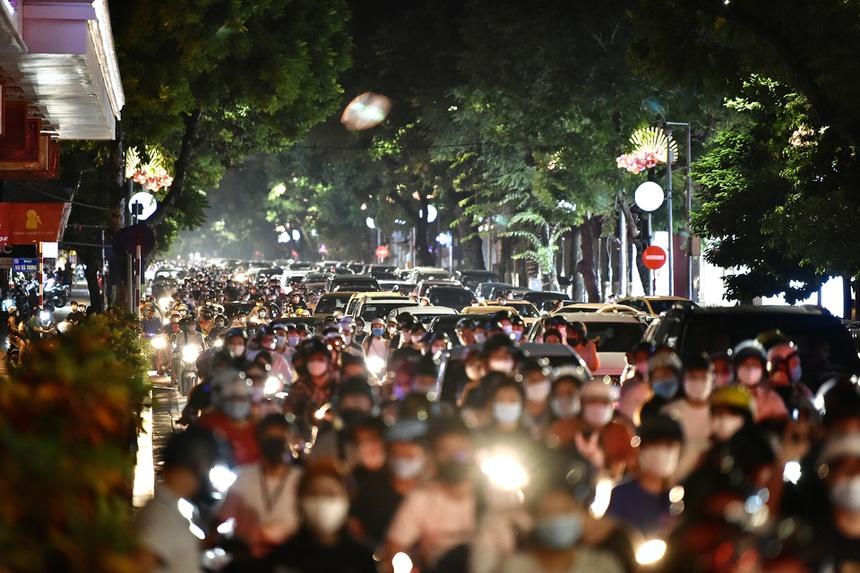 Chuyên gia: Nỗ lực Hà Nội chống dịch có thể đổ bể sau đêm Trung thu-1