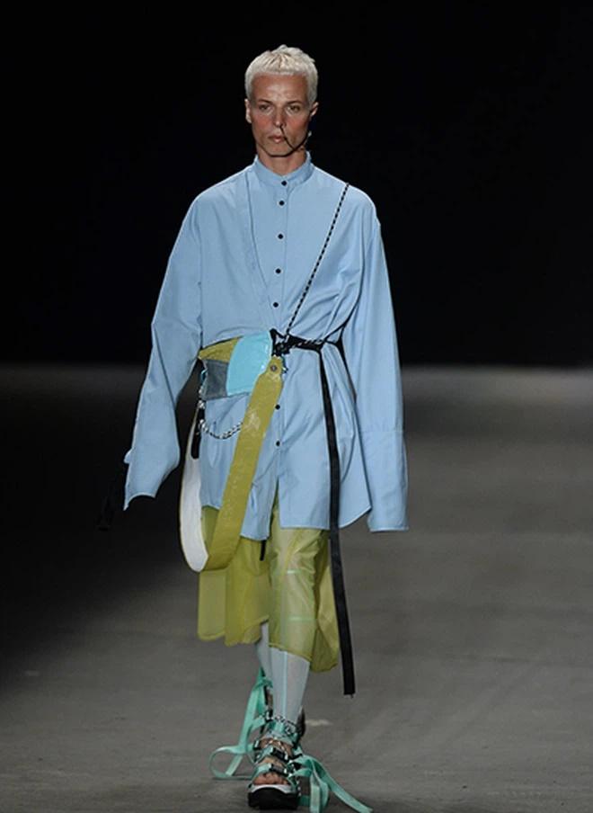 SỐC: Người mẫu đột tử khi đang catwalk trong show thời trang-2