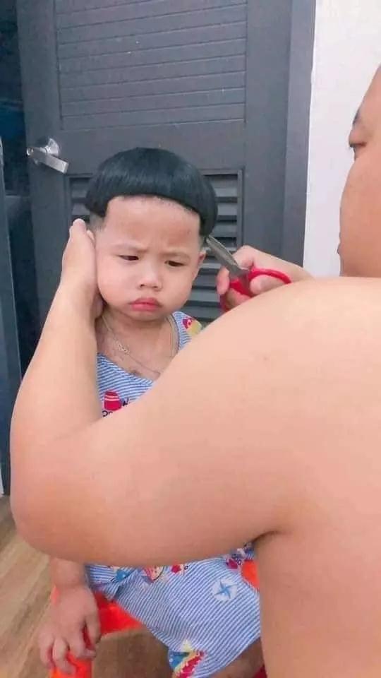 Loạt thảm họa cắt tóc tại nhà mùa dịch nhìn muốn gớt nước mắt-1