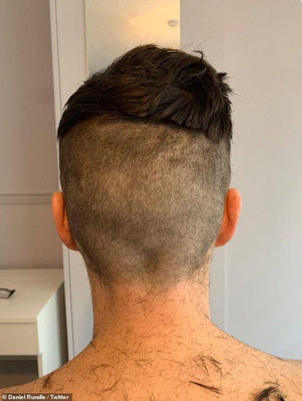 Loạt thảm họa cắt tóc tại nhà mùa dịch nhìn muốn gớt nước mắt-6