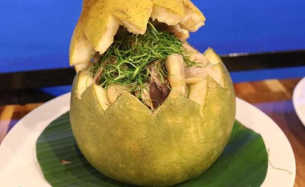 Bắt cả con gà chui tọt vào quả bưởi, thành đặc sản nổi tiếng Đồng Nai-3