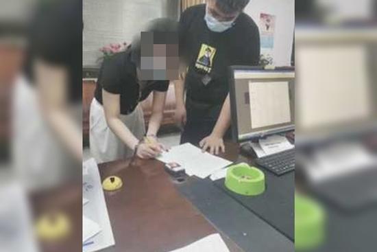 Bạn gái bị ép cưới gã khờ, chàng trai đưa 351 triệu 'chuộc' và cái kết