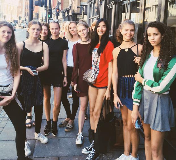 Mùa Fashion Week năm ấy, Hoàng Thùy lộ hàng-6