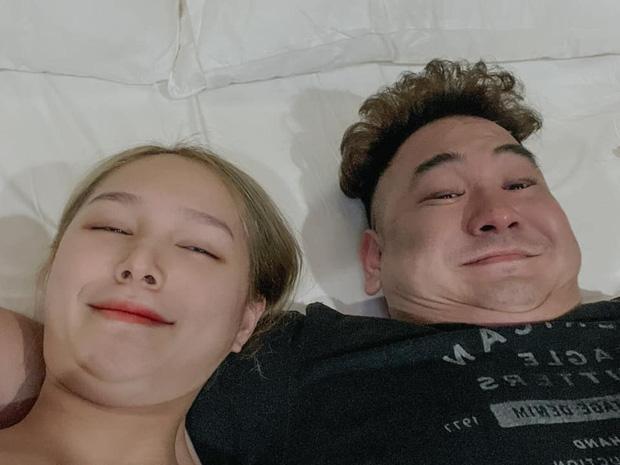 Lấy thiếu gia làng Youtuber, Xoài Non nhiều lần phải ngủ sofa-3