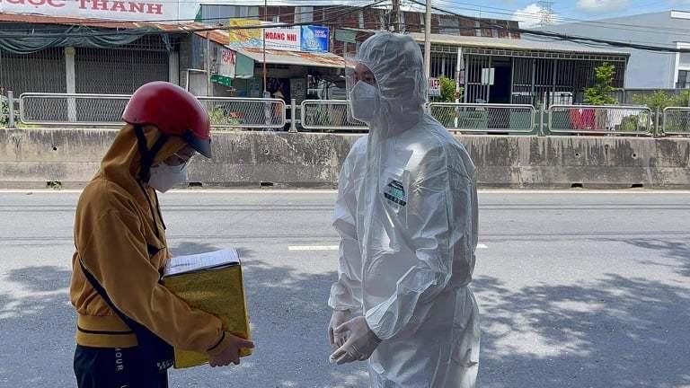 Hũ tro cốt người đàn ông mất vì Covid-19 và chiếc phong bì giấu kín-2