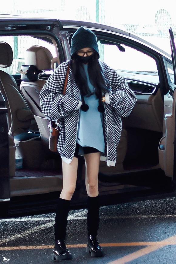 Ảnh không photoshop tố cáo đôi chân đầu gối củ lạc của Dương Mịch-2