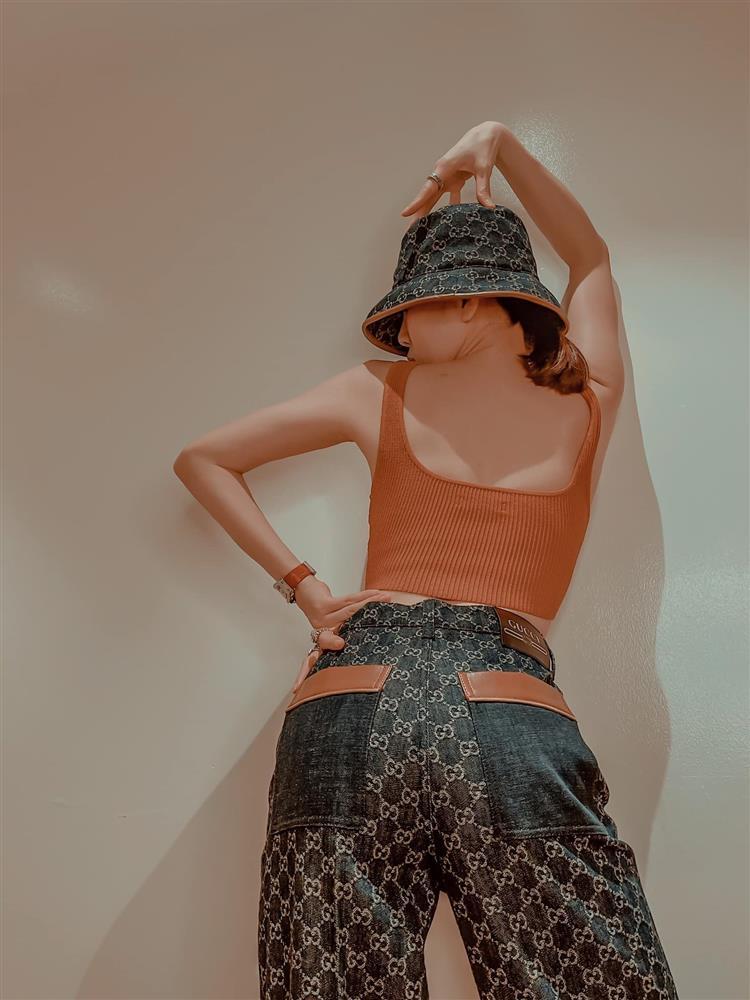 Màn khoe bàn tọa âm điểm thanh lịch của Lệ Quyên-5