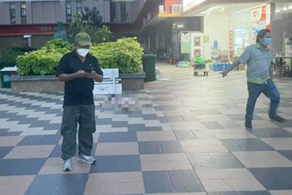 Con đánh cha tử vong vì đi vệ sinh xong rửa tay vào thùng nước-2