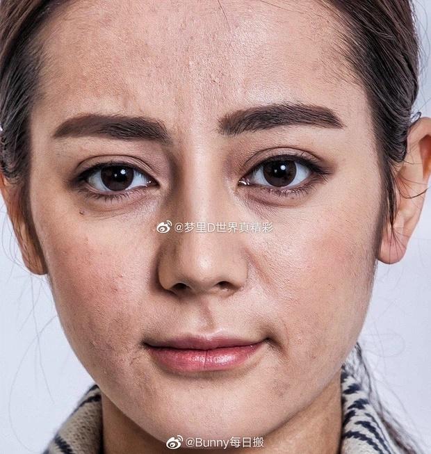 Gương mặt đầy khuyết điểm và đôi chân hoa gấm của Địch Lệ Nhiệt Ba-1